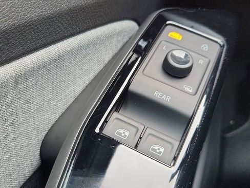 New 2026 Volkswagen ID.4 Pro image 30