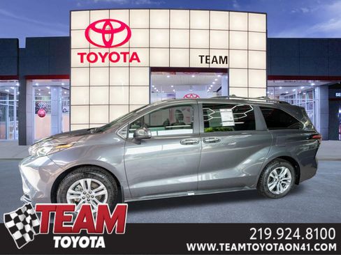 Used 2025 Toyota Sienna XLE w/ XLE Plus Package AWD/4WD image 1