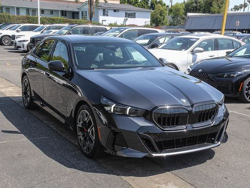 New 2026 BMW 550e xDrive image 5