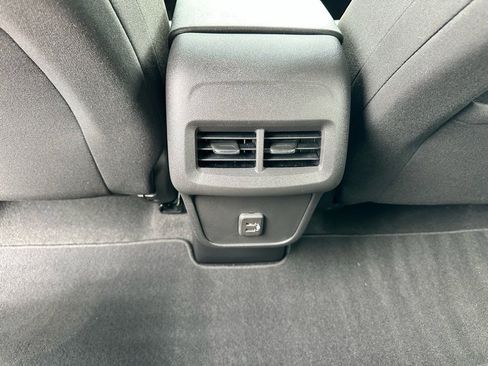 Used 2023 Chevrolet Equinox LT image 9