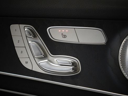 Used 2018 Mercedes-Benz GLC 300 4MATIC image 29