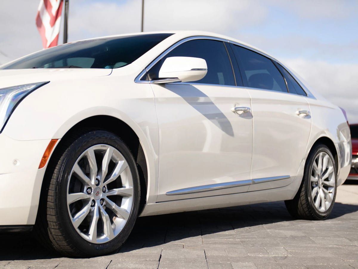 Used 2015 Cadillac XTS Luxury w/ Driver Awareness Package FWD image 8