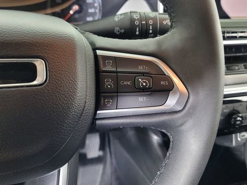 Used 2023 Jeep Compass Limited image 19