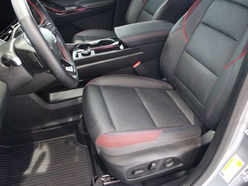 Used 2025 Chevrolet Equinox RS image 10