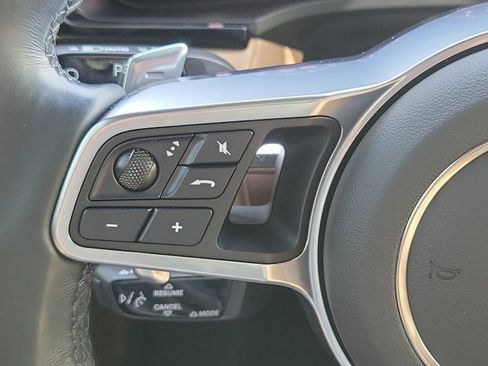 Certified 2022 Porsche Cayenne E-Hybrid AWD/4WD image 29