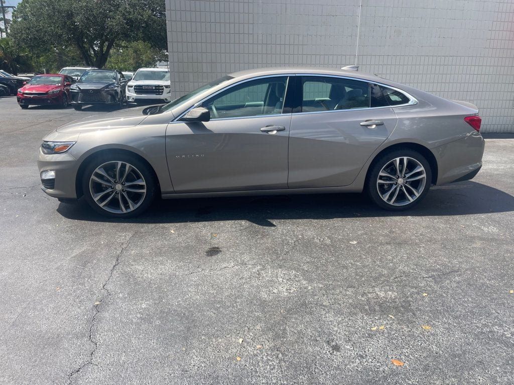 Used 2025 Chevrolet Malibu LT FWD image 2