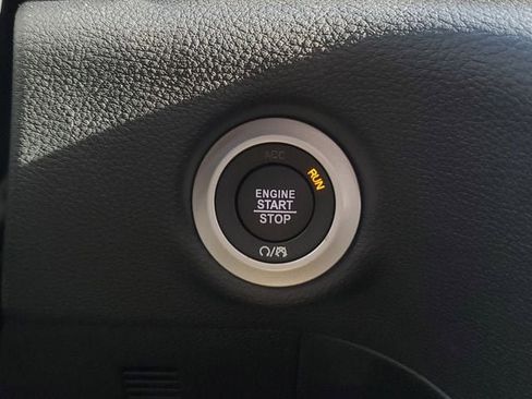 New 2026 Chrysler Pacifica Limited image 34