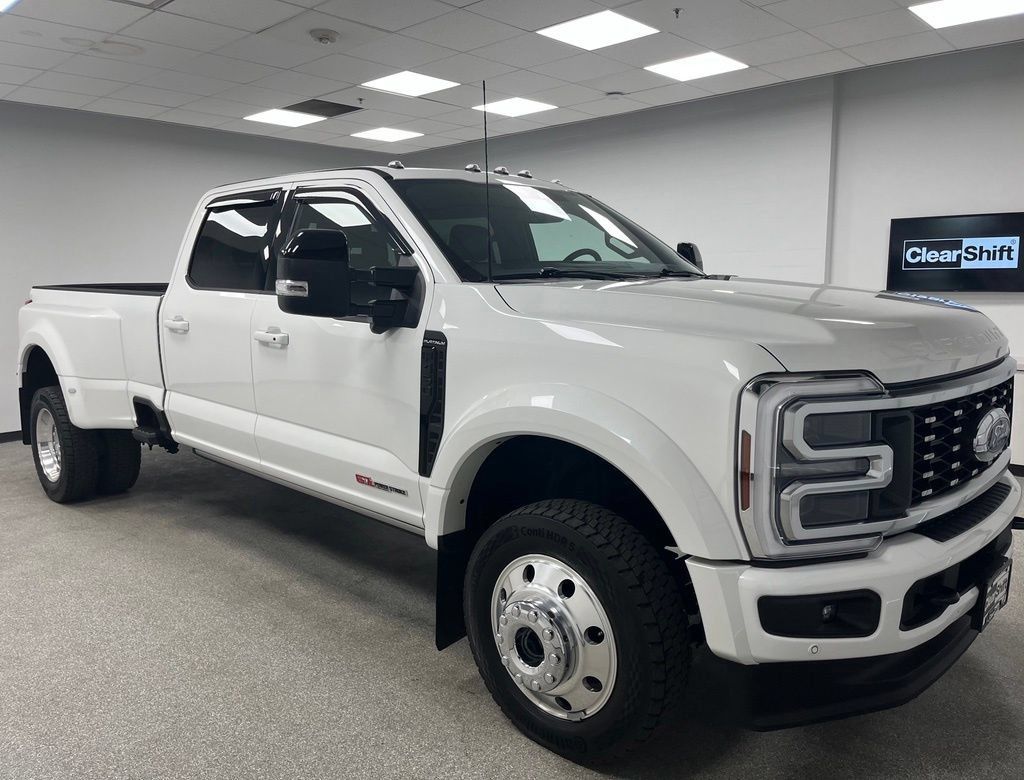 Used 2025 Ford F450 Platinum w/ FX4 Off-Road Package AWD/4WD image 2