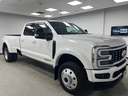 Used 2025 Ford F450 Platinum w/ FX4 Off-Road Package AWD/4WD image 2
