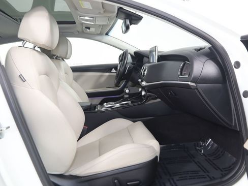 Used 2019 Kia Stinger Premium RWD image 13