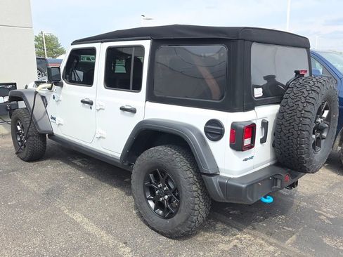 Used 2024 Jeep Wrangler Unlimited image 3