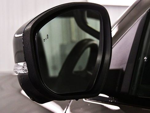 Used 2025 Ford Expedition Tremor image 13