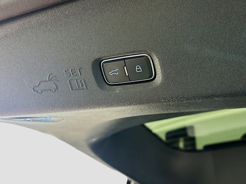 Used 2025 Ford Expedition Active AWD/4WD image 36