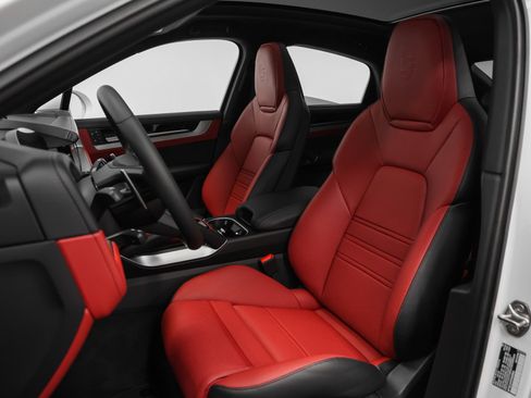 New 2026 Porsche Cayenne S image 55