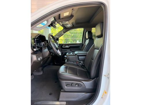 Used 2025 GMC Sierra 1500 SLT AWD/4WD image 12