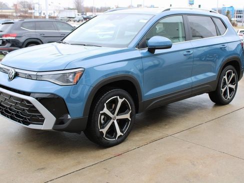 New 2026 Volkswagen Taos SEL AWD/4WD image 3