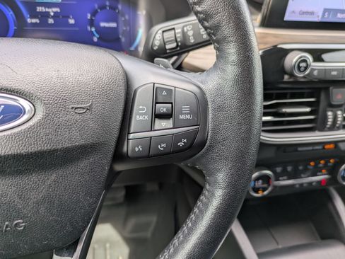 Used 2020 Ford Escape Titanium AWD/4WD image 31