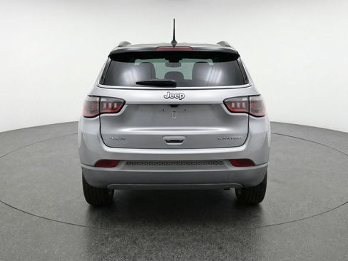 Used 2025 Jeep Compass Limited image 7