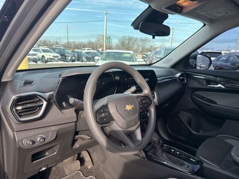 Used 2024 Chevrolet TrailBlazer LS image 9