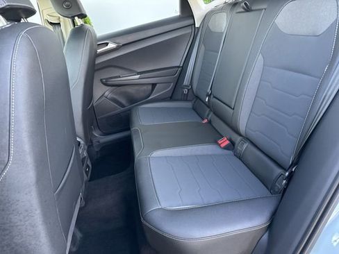 Certified 2025 Volkswagen Taos SE image 25