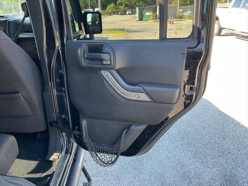 Used 2015 Jeep Wrangler Unlimited Sport w/ Quick Order Package 24S AWD/4WD image 23