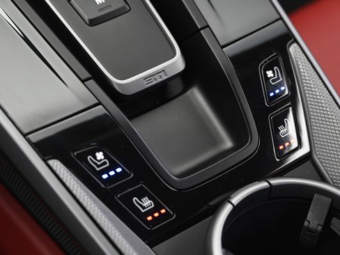 Used 2025 Porsche 911 Carrera image 31