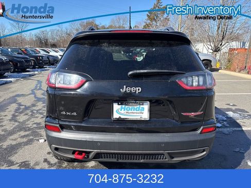 Used 2019 Jeep Cherokee Trailhawk w/ Cold Weather Group image 6
