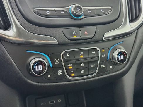 Used 2024 Chevrolet Equinox LT FWD image 16