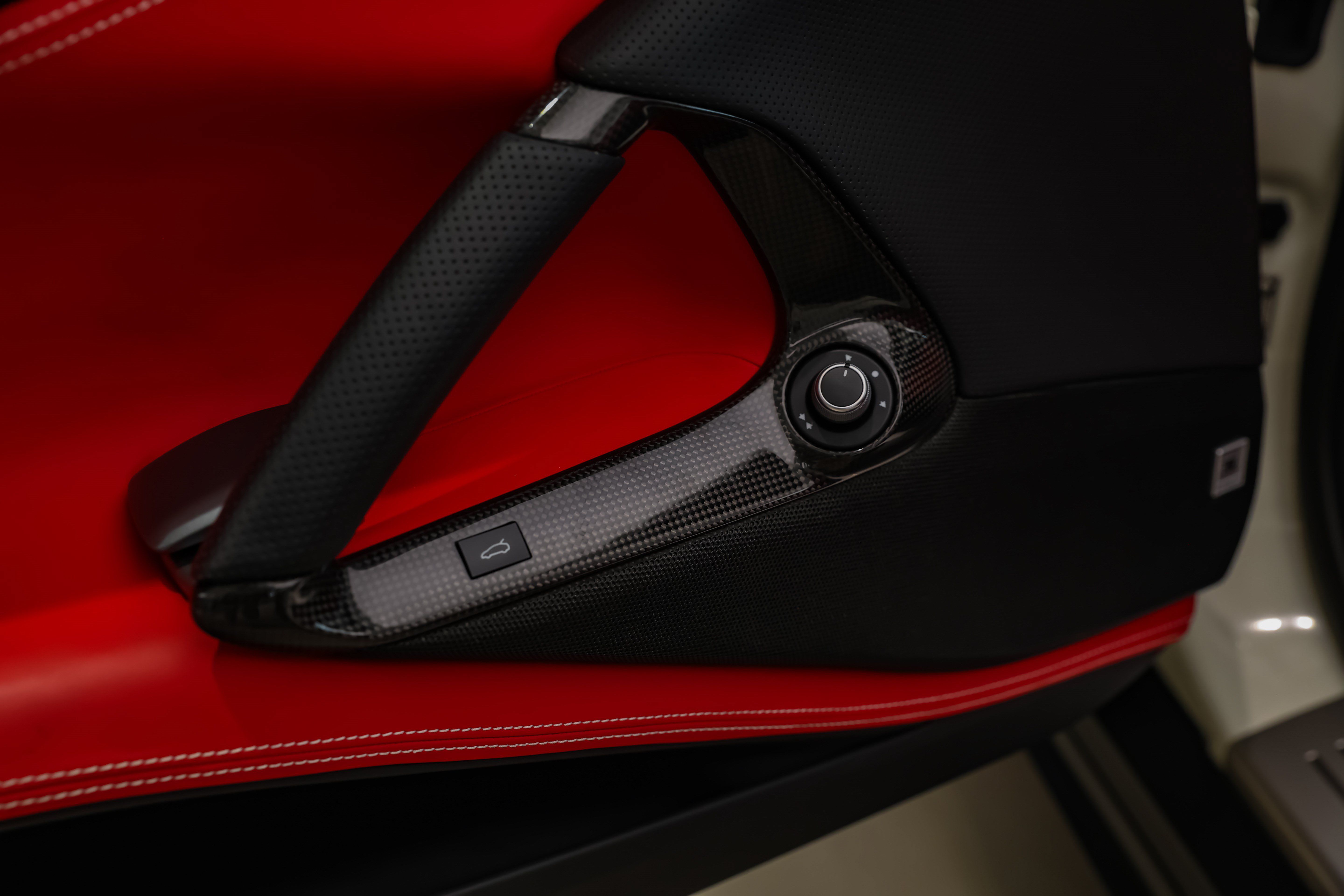 Used 2021 Ferrari 812 GTS RWD image 15