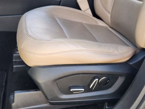 Used 2020 Ford Explorer Limited image 23