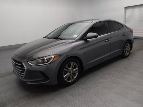 Used 2017 Hyundai Elantra SE image 2