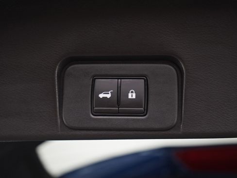 Used 2023 Nissan Rogue SV w/ SV Premium Package image 18