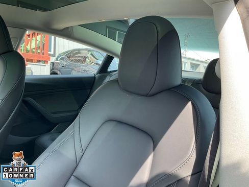 Used 2023 Tesla Model 3 Standard Range image 18