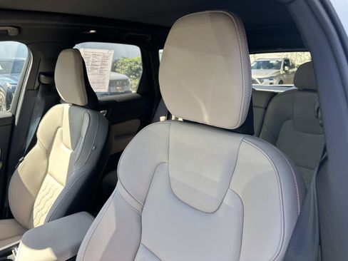 Certified 2026 Volvo XC60 B5 Plus w/ Protection Package Premier AWD/4WD image 19