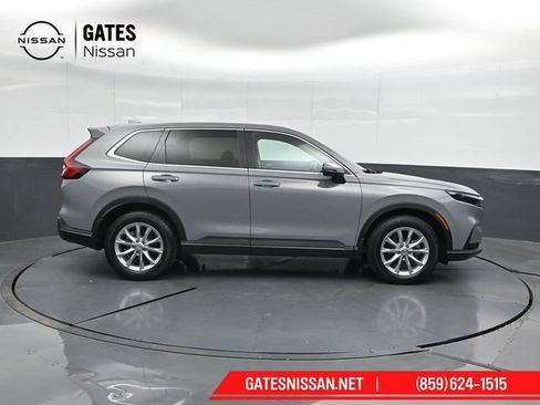 Used 2024 Honda CR-V EX-L image 3