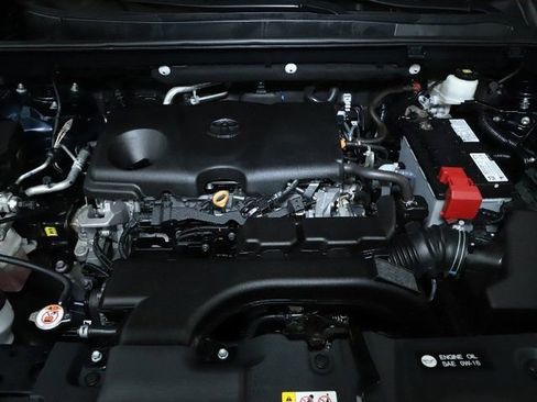 Used 2021 Toyota RAV4 XLE Premium image 38