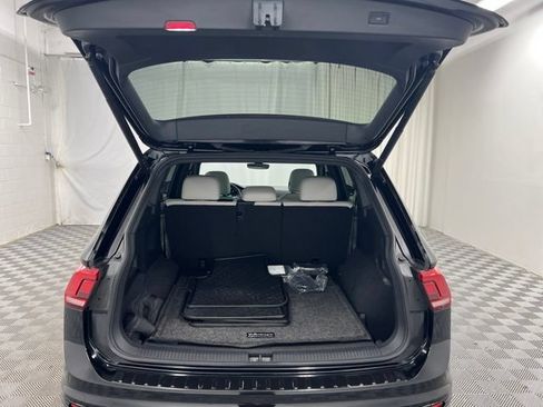 Used 2024 Volkswagen Tiguan SE R-Line AWD/4WD image 8