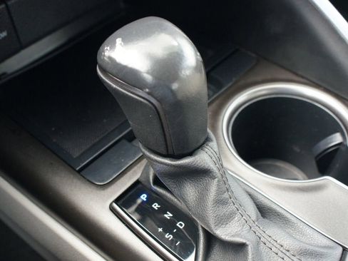 Used 2023 Toyota Camry SE image 9