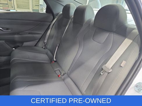 Certified 2025 Hyundai Elantra SE FWD image 14