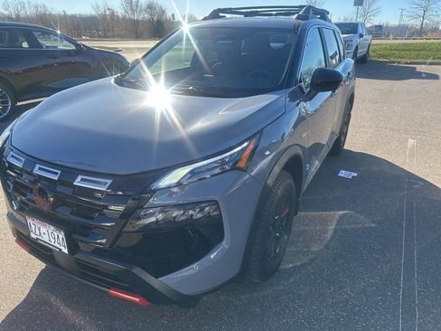 Used 2025 Nissan Rogue SV w/ Rock Creek Premium Package image 3