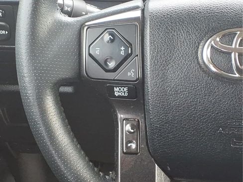 Used 2022 Toyota 4Runner TRD Off-Road AWD/4WD image 21