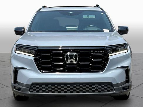 Used 2025 Honda Pilot Black Edition image 4