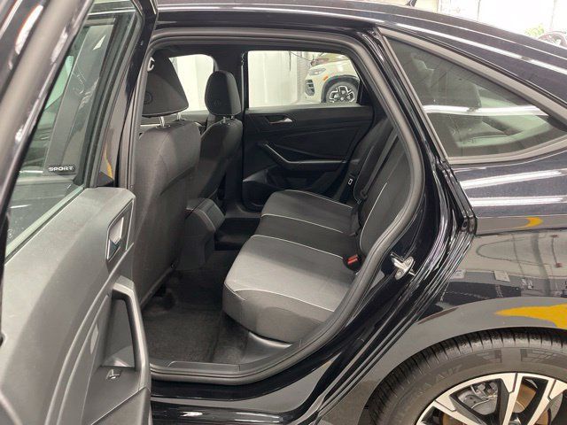 Used 2026 Volkswagen Jetta Sport FWD image 8
