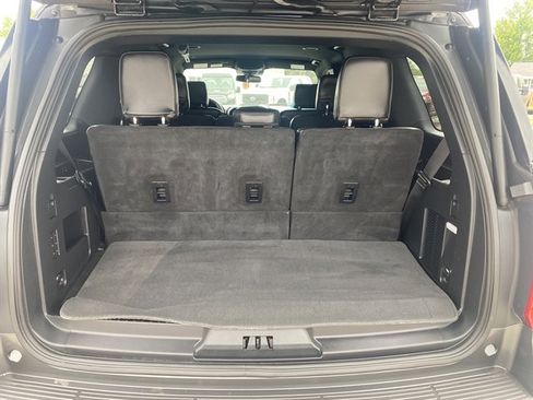 Used 2019 Ford Expedition XLT w/ Equipment Group 202A AWD/4WD image 13