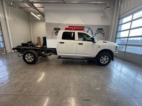 New 2026 RAM 3500 Tradesman w/ Chrome Appearance Group A AWD/4WD image 5