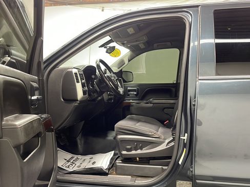 Used 2017 GMC Sierra 1500 SLE w/ SLE Value Package AWD/4WD image 2