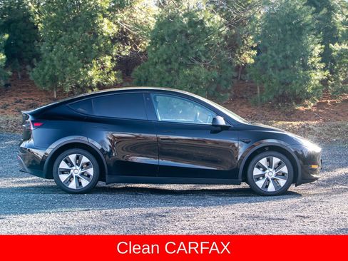 Used 2022 Tesla Model Y Long Range AWD/4WD image 10