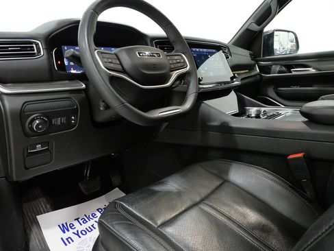 Used 2023 Jeep Wagoneer L Series III w/ Preferred Equipment Group image 9