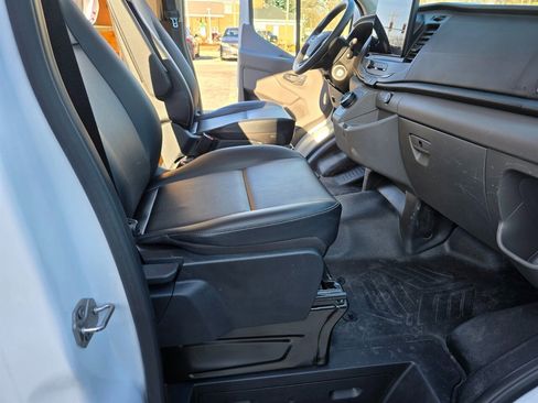 Used 2022 Ford E-Transit Medium Roof image 16