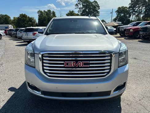 Used 2018 GMC Yukon SLT w/ Premium Edition AWD/4WD image 8